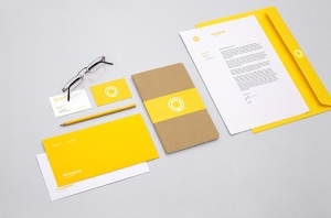 深圳企业形象策划 从画册到网站，构建全方位品牌视觉体系